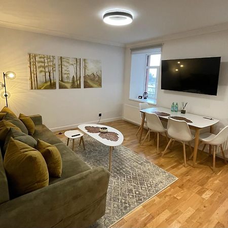 Premium Apartment In Quiet & Historical Area Riga Esterno foto