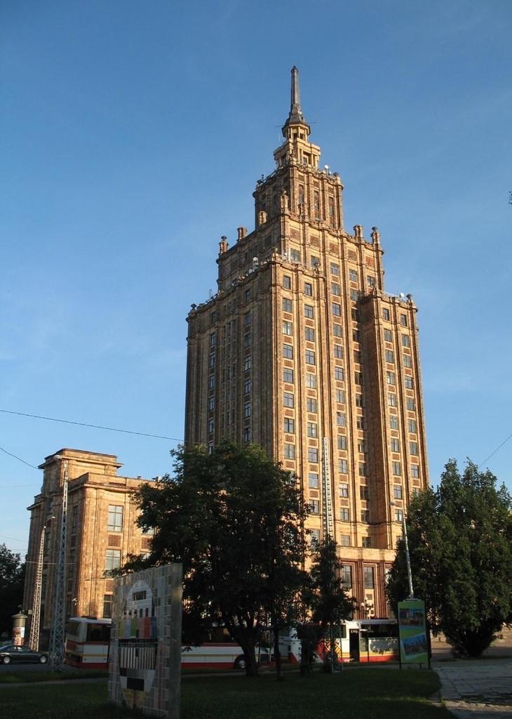 Premium Apartment In Quiet & Historical Area Riga Esterno foto